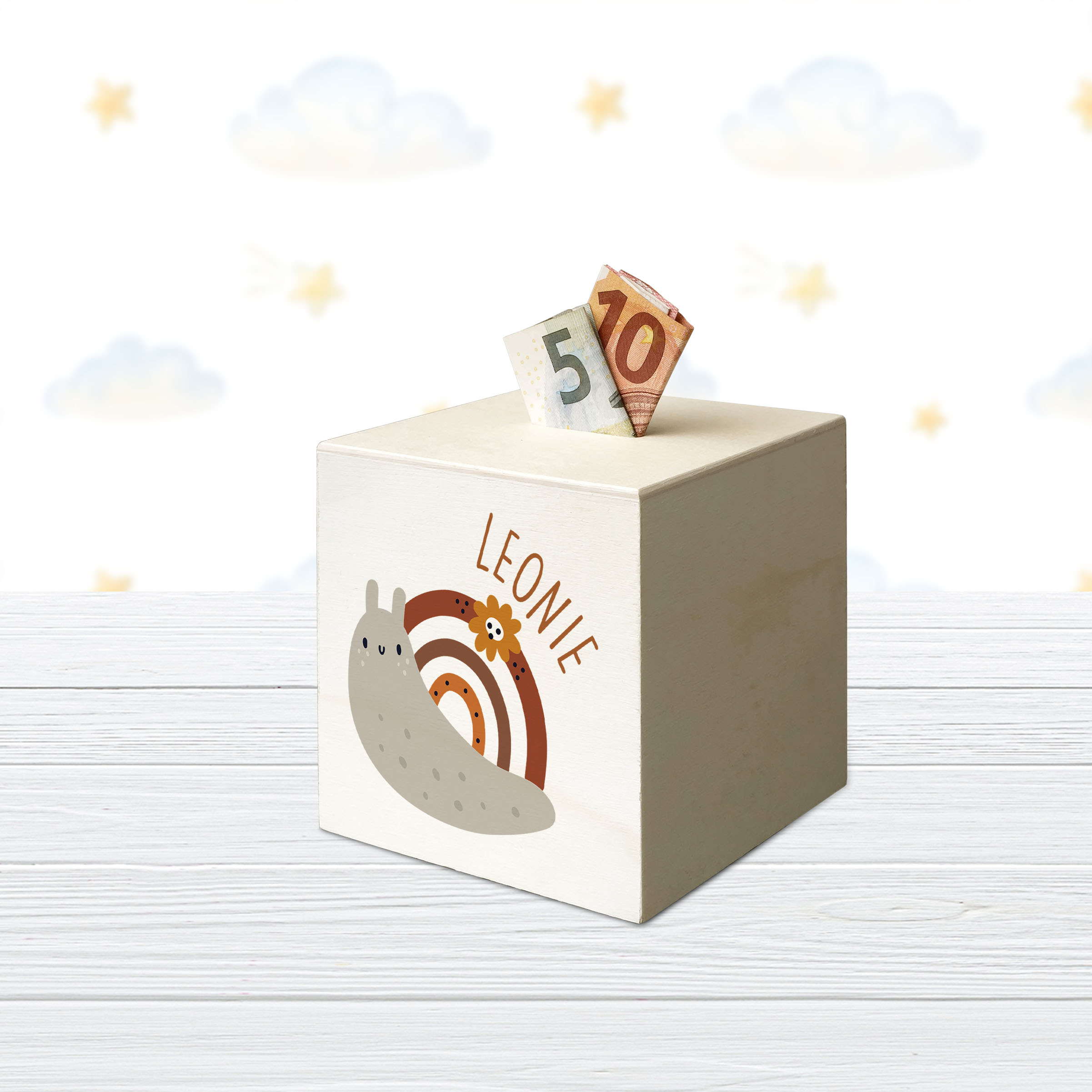 hübsche Holzspardose: personalisierbare Sparbüchse Motiv 86 Schnecke und Regenbogen