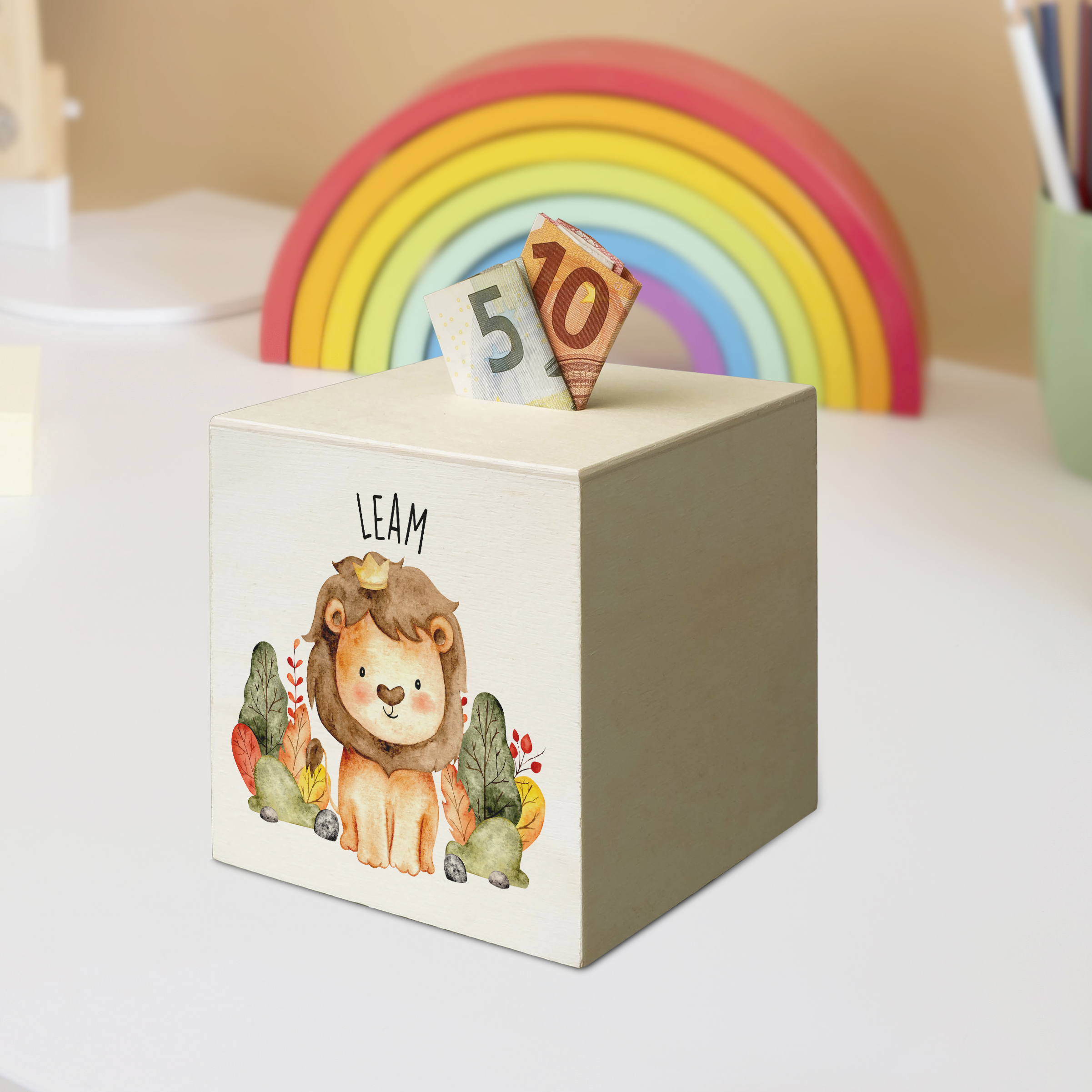 Hübsche Holzspardose: personalisierbare Sparbüchsen Motiv 01 Löwe