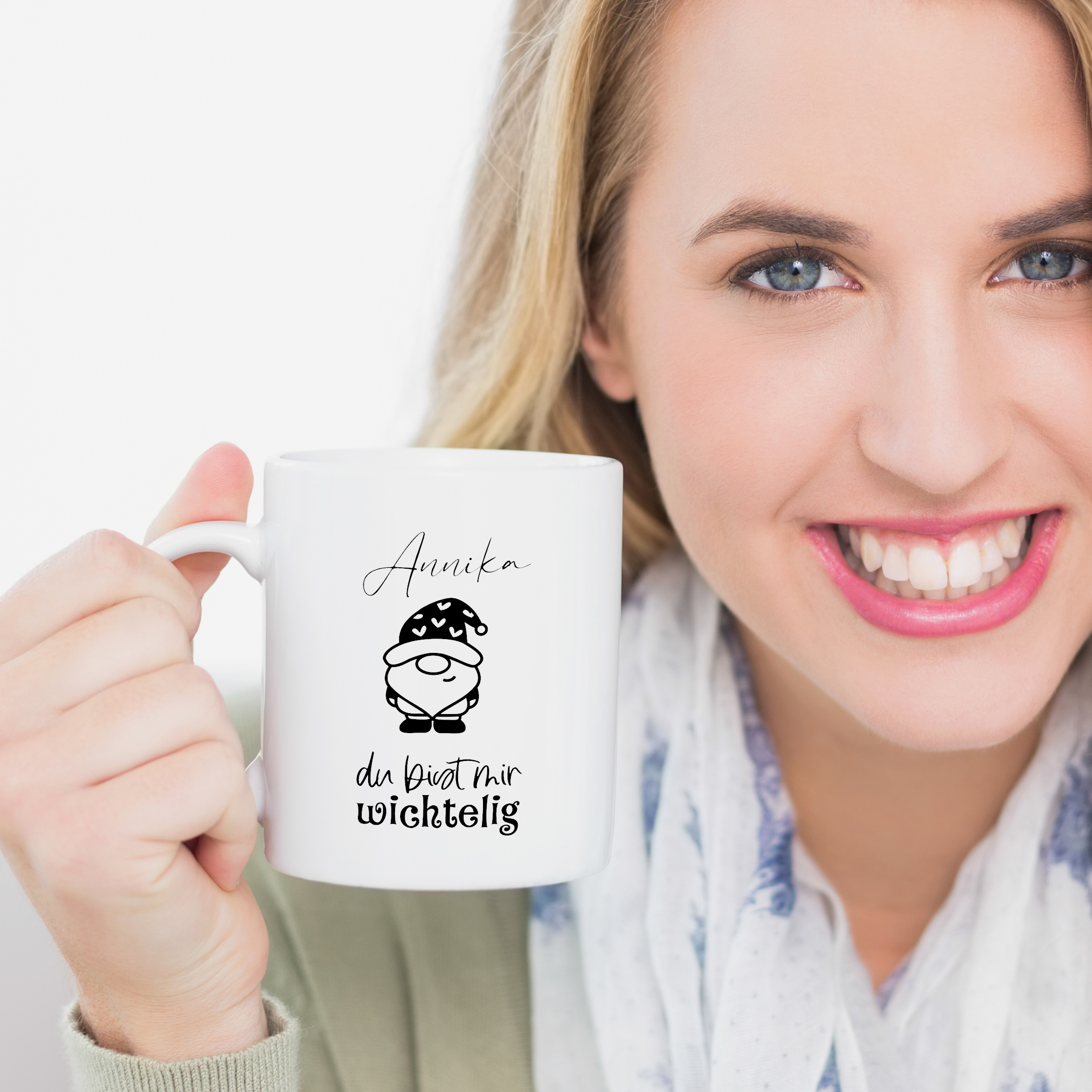 Keramiktasse 330ml „Du bist mir wichtelig“ – Weihnachtswichtel mit Wunschname, personalisierbar