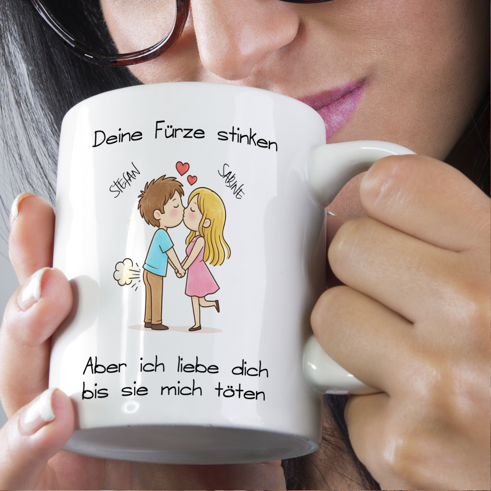 Keramiktasse 330ml „Deine Fürze stinken, aber ich liebe dich“ – personalisiert mit 2 Namen & Wunsch-
