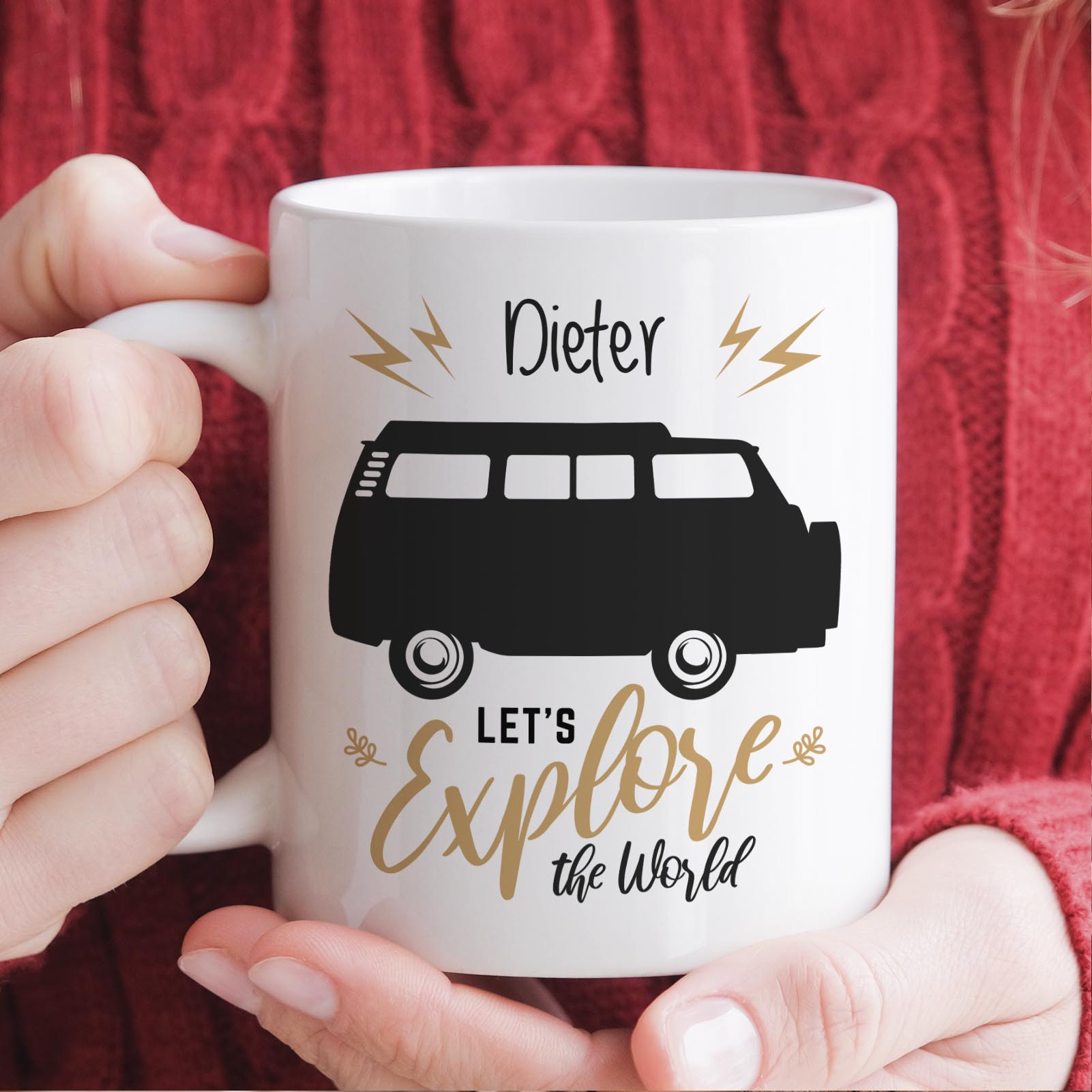 Personalisierte Tasse 330 ml – „Let’s explore the world“ Bulli Motiv – mit Wunschname – beidseitig b