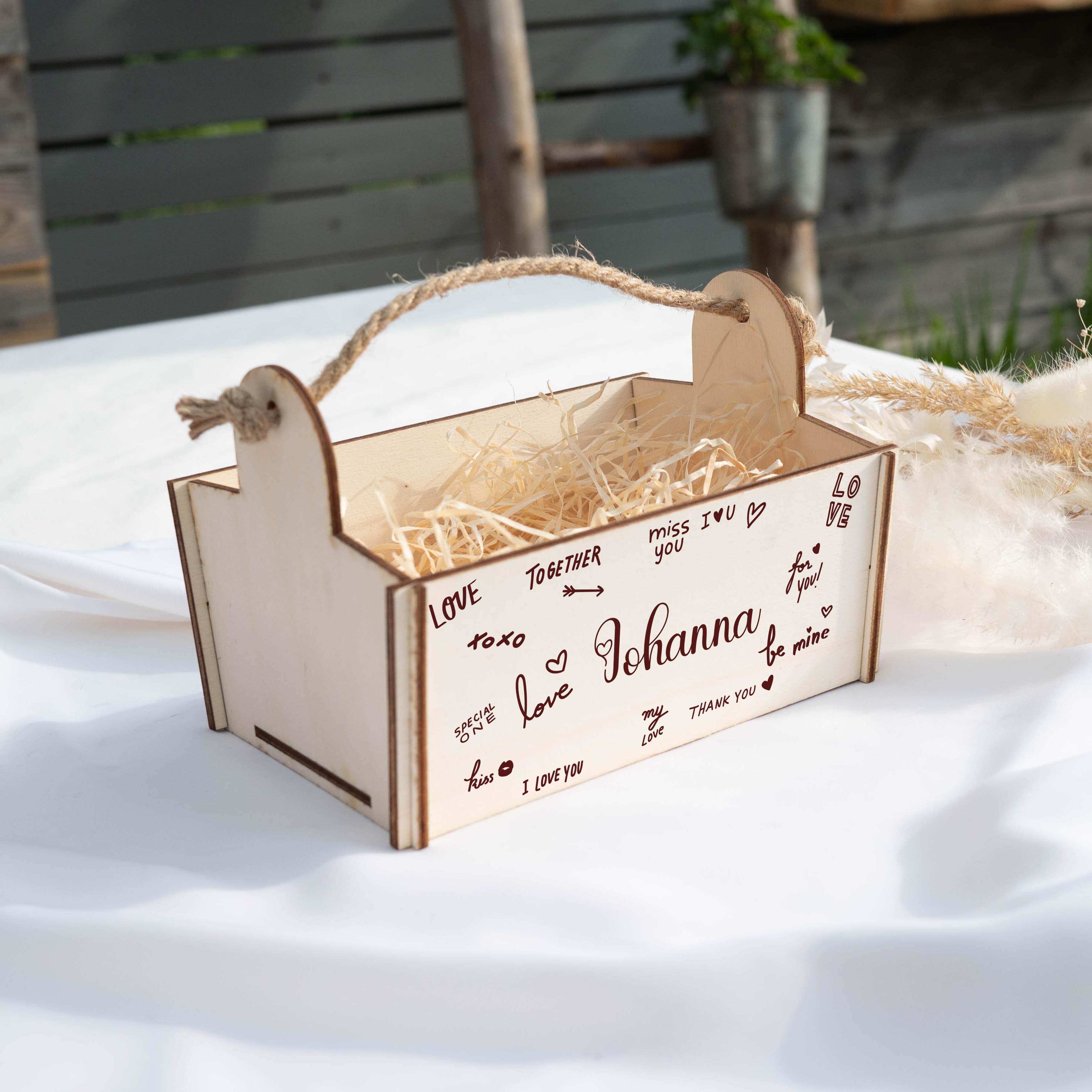 Geschenkkorb mit Holzwolle, Bausatz mit Motiv 12 Love